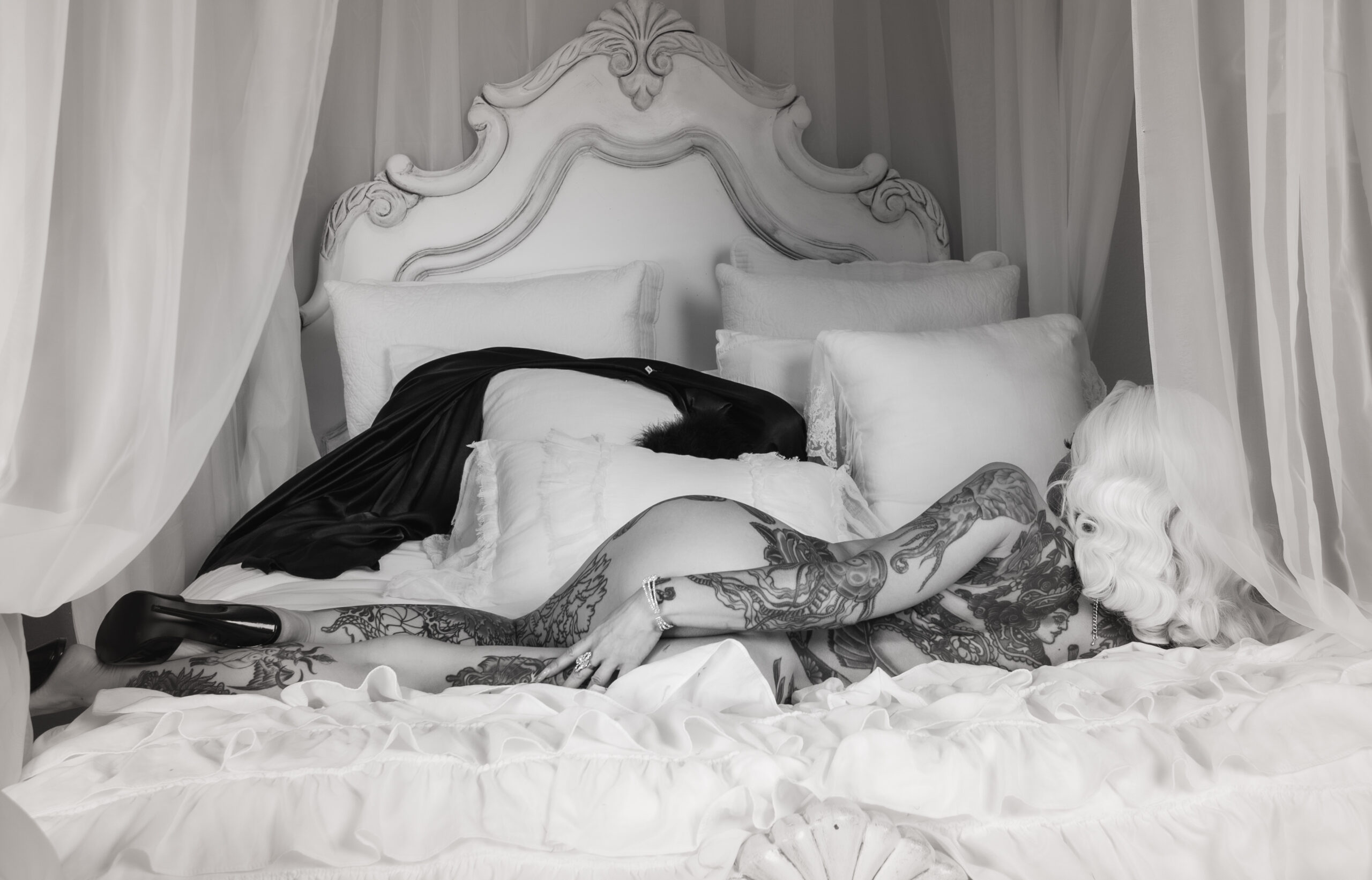 Honey Implied Lounge